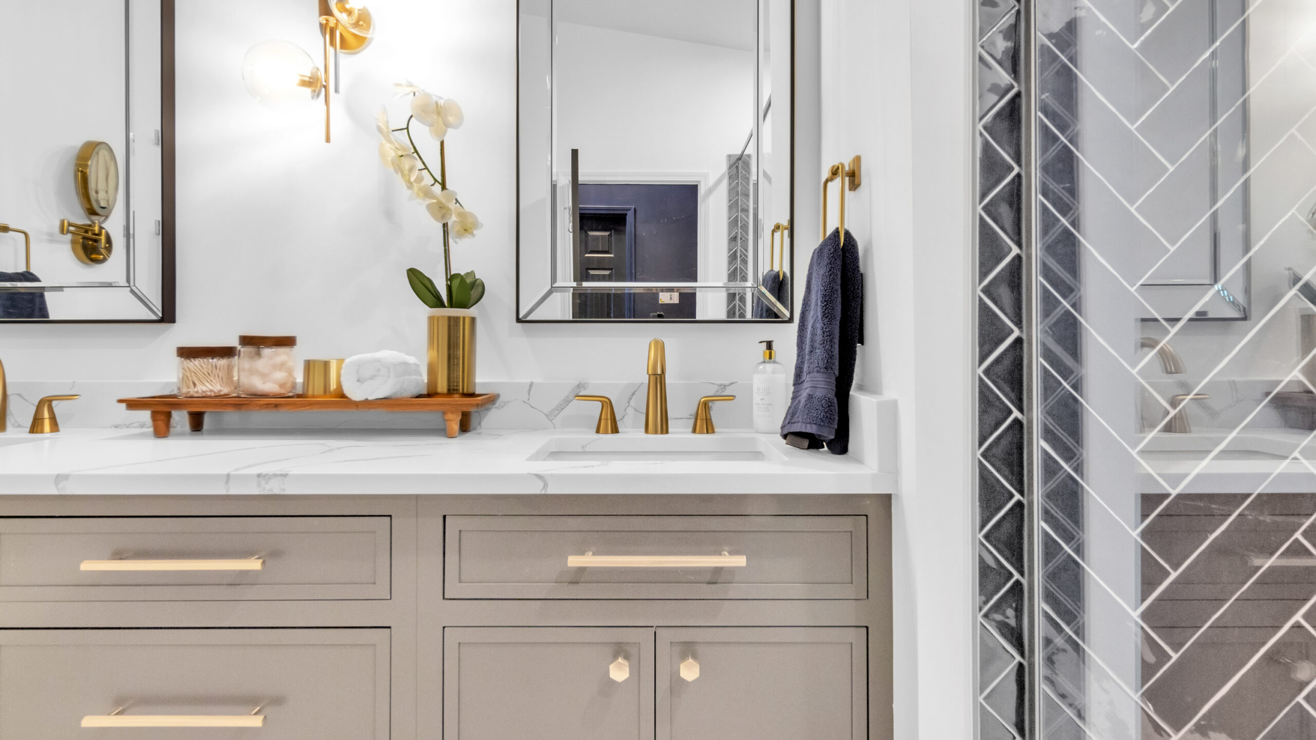 Photo By: Windowstill Photography (windowstill.com)